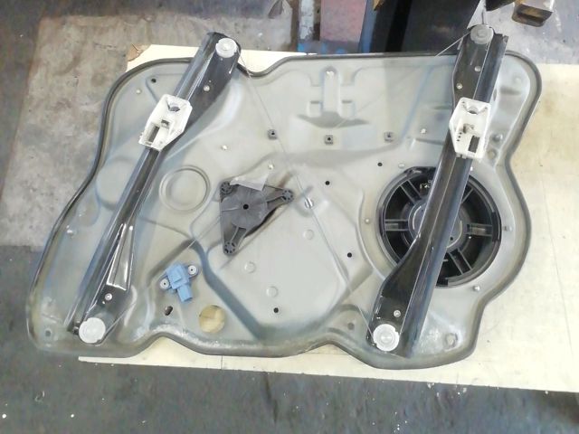 bontott SKODA OCTAVIA II Bal első Ablakemelő Szerkezet (Elektromos)