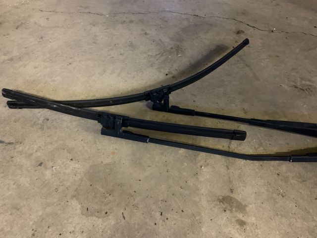 bontott SKODA OCTAVIA II Bal első Ablaktörlő Kar