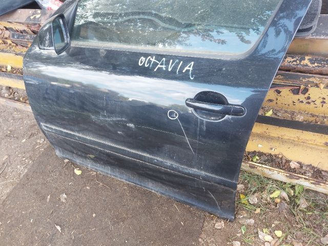 bontott SKODA OCTAVIA II Bal első Ajtó (Részeivel)
