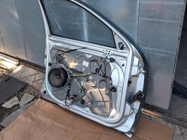 bontott SKODA OCTAVIA II Bal első Ajtó (Részeivel)