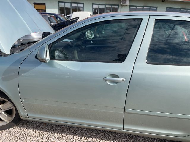 bontott SKODA OCTAVIA II Bal első Ajtó (Üres lemez)