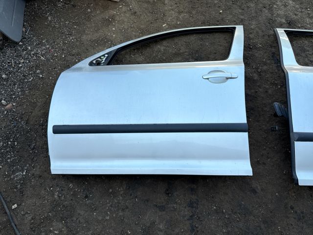 bontott SKODA OCTAVIA II Bal első Ajtó (Üres lemez)