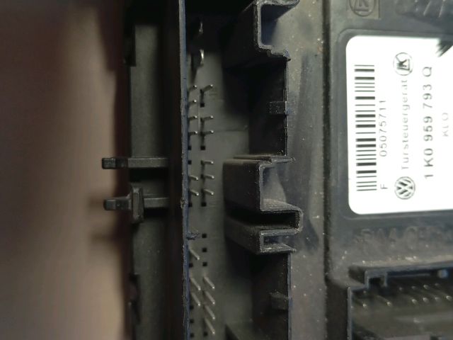 bontott SKODA OCTAVIA II Bal első Ajtó Vezérlőegység