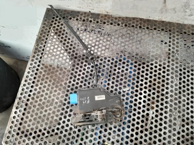 bontott SKODA OCTAVIA II Bal első Ajtózár