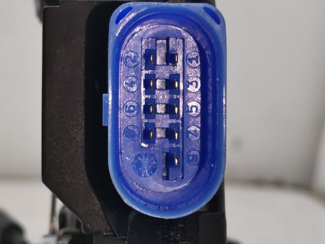 bontott SKODA OCTAVIA II Bal első Ajtózár