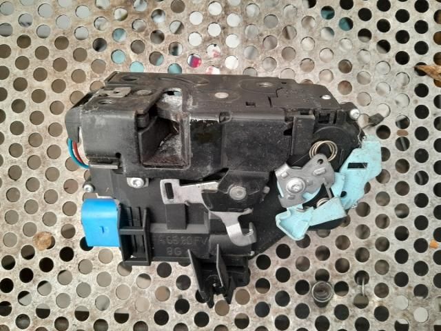 bontott SKODA OCTAVIA II Bal első Ajtózár