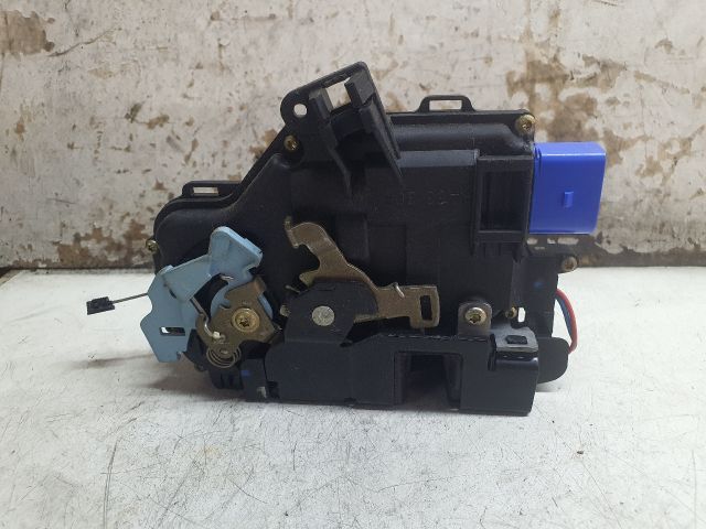 bontott SKODA OCTAVIA II Bal első Ajtózár