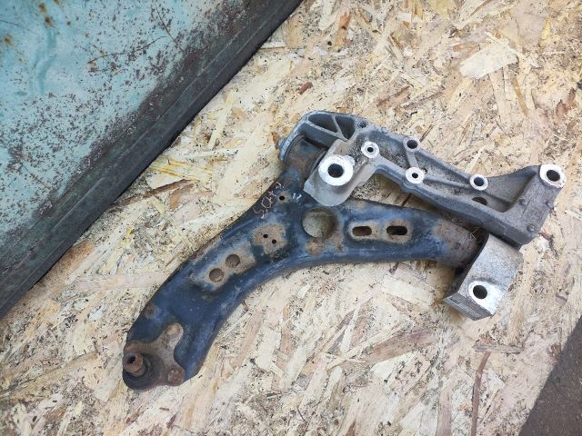 bontott SKODA OCTAVIA II Bal első Alsó Lengőkar