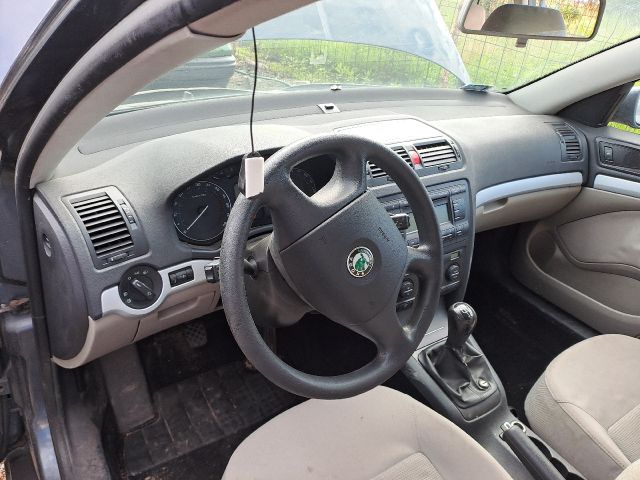 bontott SKODA OCTAVIA II Bal első Biztonsági Öv