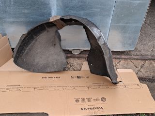 bontott SKODA OCTAVIA II Bal első Dobbetét (Kerékjárati, Műanyag)