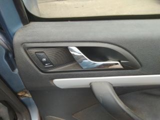 bontott SKODA OCTAVIA II Bal első Dobbetét (Kerékjárati, Műanyag)