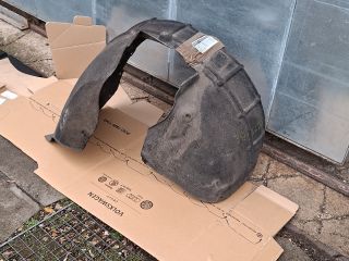 bontott SKODA OCTAVIA II Bal első Dobbetét (Kerékjárati, Műanyag)