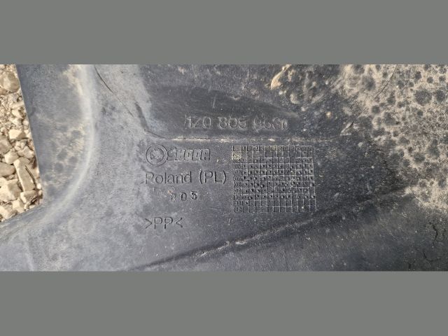 bontott SKODA OCTAVIA II Bal első Első Dobbetét (Kerékjárati, Műanyag)