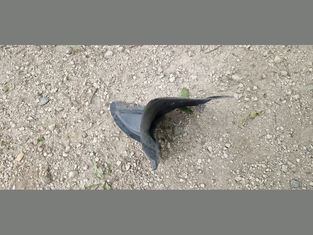 bontott SKODA OCTAVIA II Bal első Első Dobbetét (Kerékjárati, Műanyag)