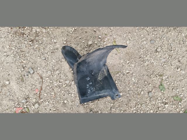 bontott SKODA OCTAVIA II Bal első Első Dobbetét (Kerékjárati, Műanyag)