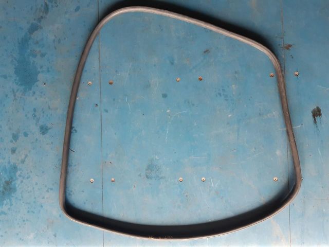 bontott SKODA OCTAVIA II Bal első Gumikéder