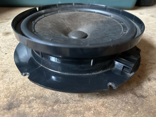 bontott SKODA OCTAVIA II Bal első Hangszóró