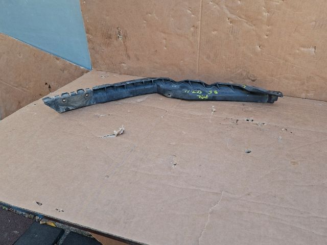 bontott SKODA OCTAVIA II Bal első Lökhárító Tartó (Műanyag)