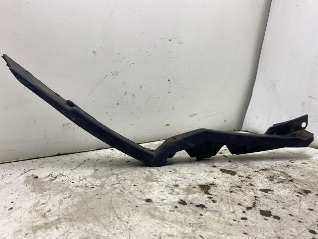 bontott SKODA OCTAVIA II Bal első Lökhárító Tartó (Műanyag)