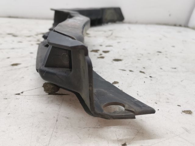 bontott SKODA OCTAVIA II Bal első Lökhárító Tartó (Műanyag)