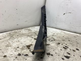 bontott SKODA OCTAVIA II Bal első Lökhárító Tartó (Műanyag)