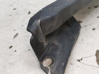 bontott SKODA OCTAVIA II Bal első Lökhárító Tartó (Műanyag)