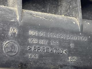 bontott SKODA OCTAVIA II Bal első Lökhárító Tartó (Műanyag)