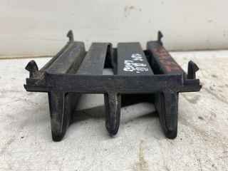 bontott SKODA OCTAVIA II Bal első Lökhárító Tartó (Műanyag)