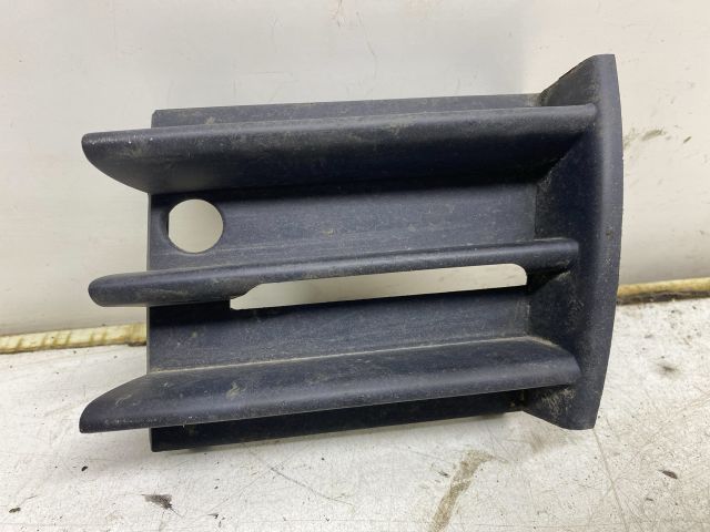 bontott SKODA OCTAVIA II Bal első Lökhárító Tartó (Műanyag)