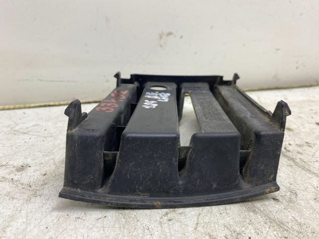 bontott SKODA OCTAVIA II Bal első Lökhárító Tartó (Műanyag)