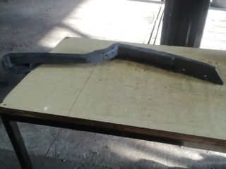 bontott SKODA OCTAVIA II Bal első Lökhárító Tartó (Műanyag)