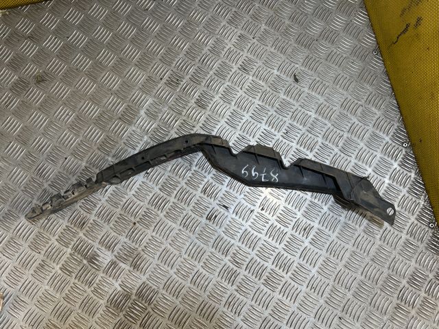 bontott SKODA OCTAVIA II Bal első Lökhárító Tartó (Műanyag)