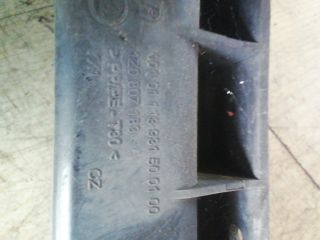 bontott SKODA OCTAVIA II Bal első Lökhárító Tartó (Műanyag)