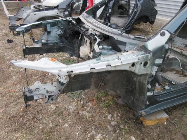 bontott SKODA OCTAVIA II Bal első Negyed Karosszéria Csomag