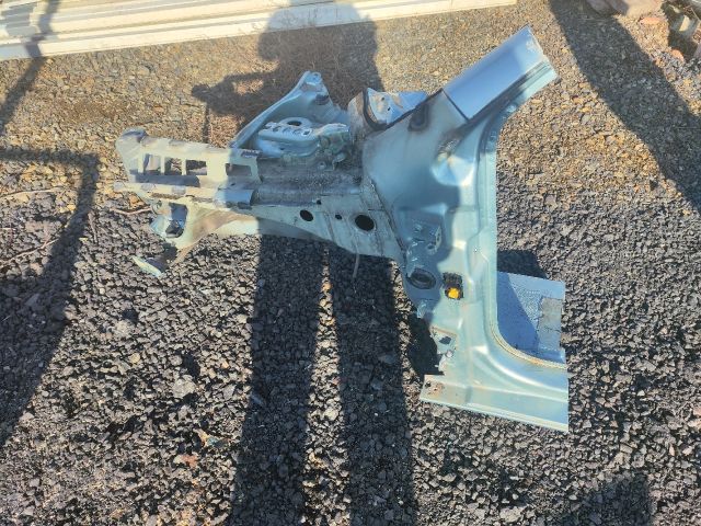 bontott SKODA OCTAVIA II Bal első Negyed Karosszéria Csomag