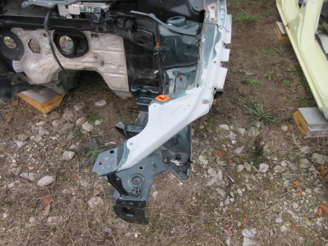 bontott SKODA OCTAVIA II Bal első Negyed Karosszéria Csomag