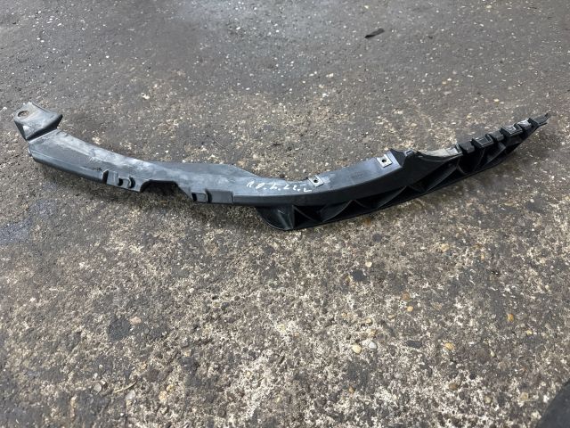 bontott SKODA OCTAVIA II Bal első Oldal Lökhárító Tartó (Műanyag)