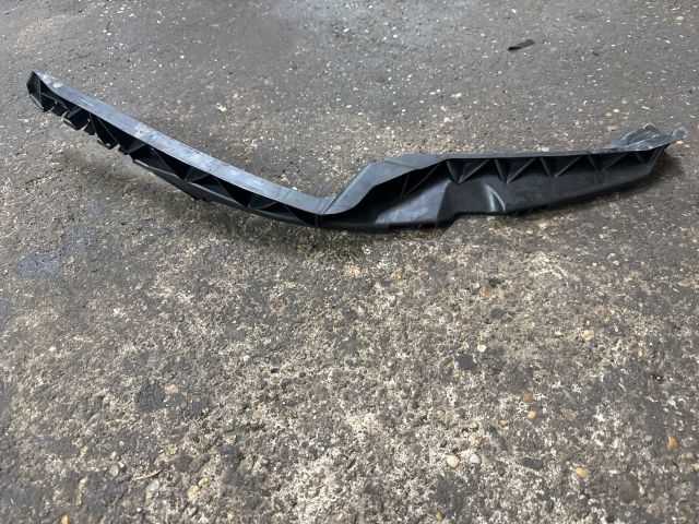 bontott SKODA OCTAVIA II Bal első Oldal Lökhárító Tartó (Műanyag)