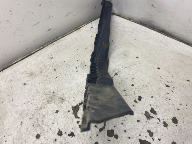 bontott SKODA OCTAVIA II Bal első Oldal Lökhárító Tartó (Műanyag)