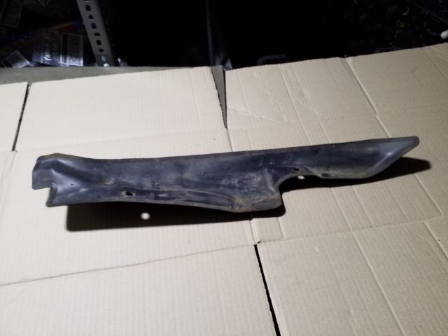 bontott SKODA OCTAVIA II Bal első Sárvédő Zajszigetelés