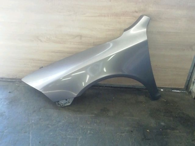 bontott SKODA OCTAVIA II Bal első Sárvédő