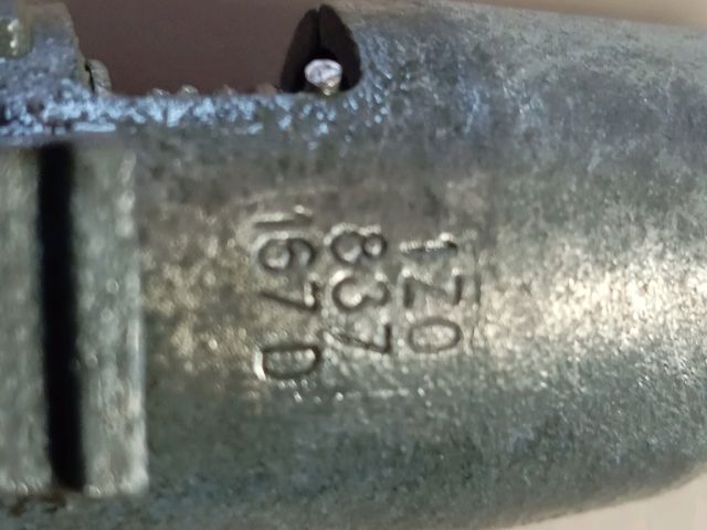 bontott SKODA OCTAVIA II Bal első Zárbetét