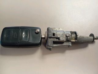 bontott SKODA OCTAVIA II Bal első Zárbetét