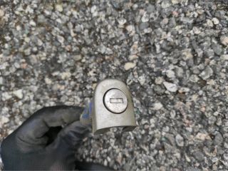 bontott SKODA OCTAVIA II Bal első Zárbetét