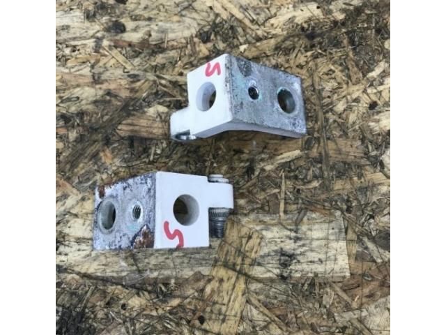 bontott SKODA OCTAVIA II Bal első Zsanér