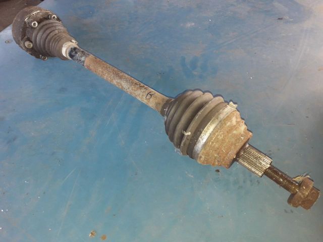 bontott SKODA OCTAVIA II Bal Féltengely