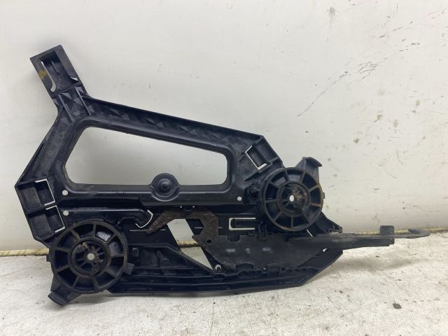 bontott SKODA OCTAVIA II Bal Fényszóró Tartó