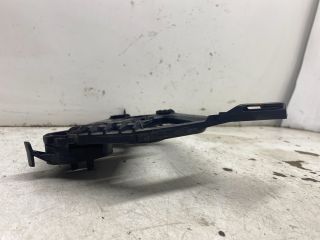 bontott SKODA OCTAVIA II Bal Fényszóró Tartó