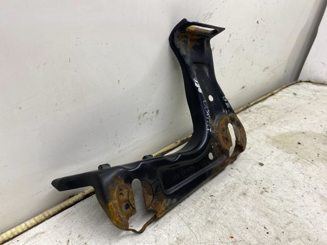 bontott SKODA OCTAVIA II Bal Fényszóró Tartó