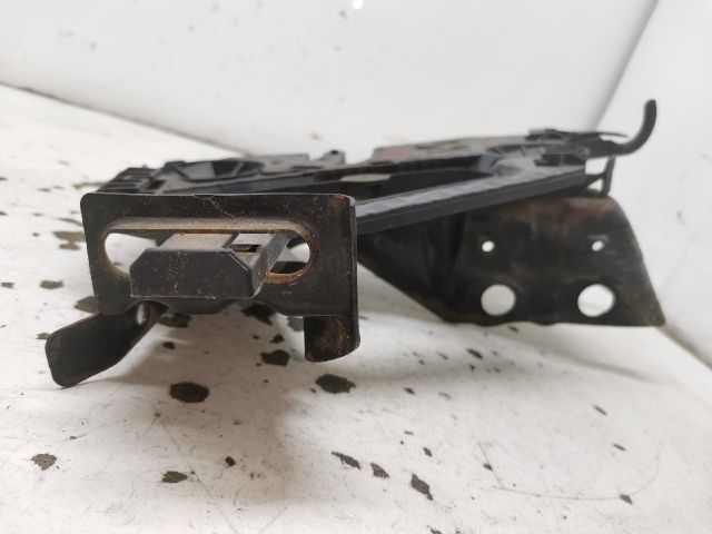 bontott SKODA OCTAVIA II Bal Fényszóró Tartó